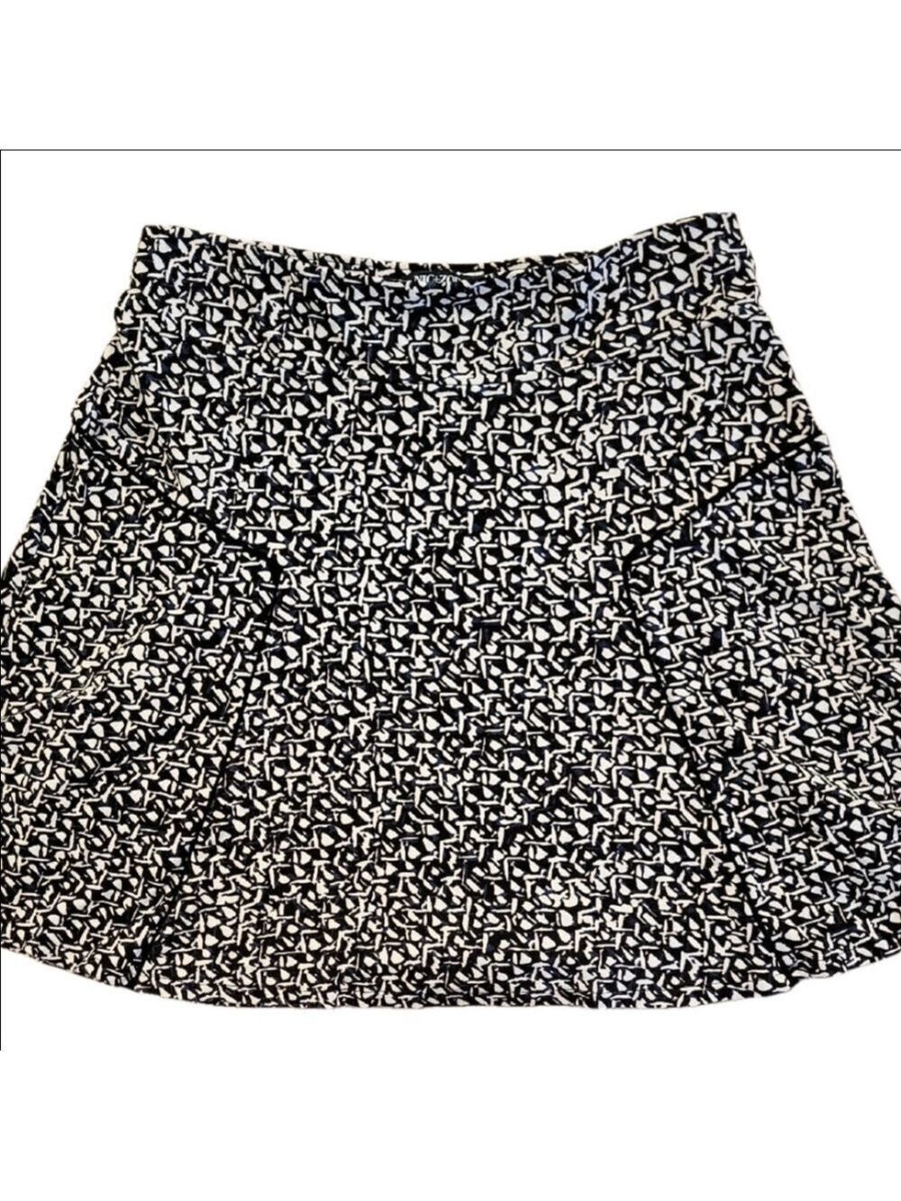 NIC & ZOE Black and White Patterned Circle Skirt Size Medium EUC